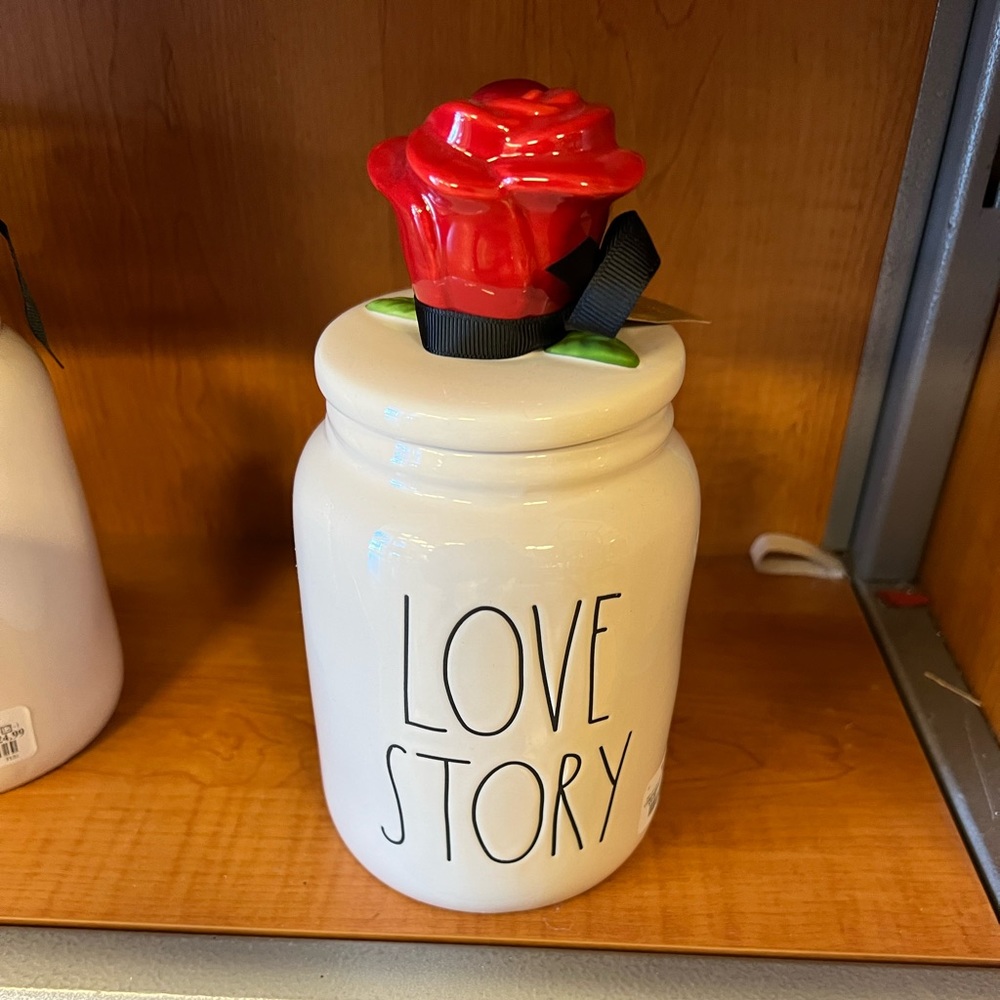 Rae Dunn canister